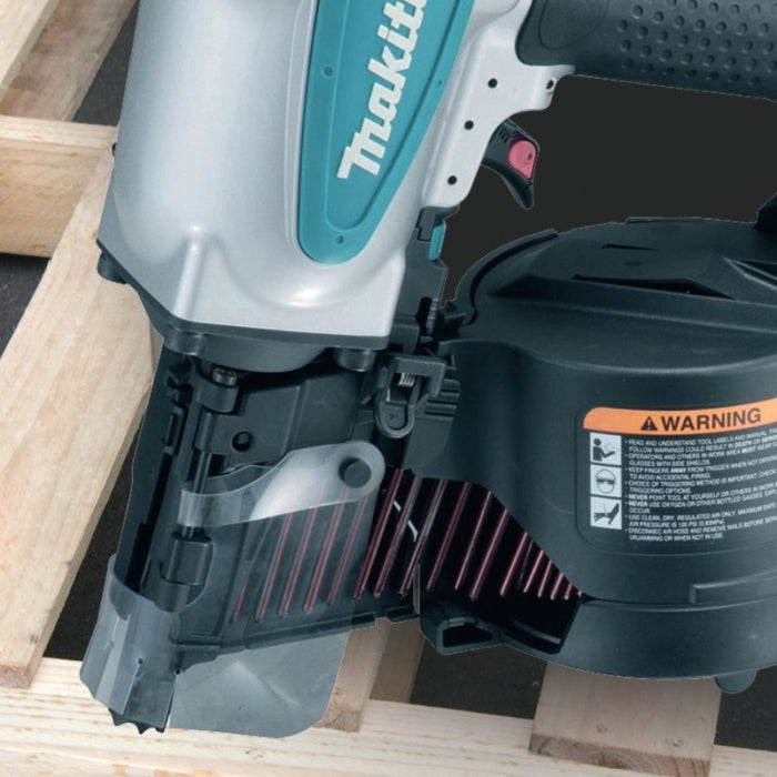 Clavadora neumática 90mm AN902 MAKITA