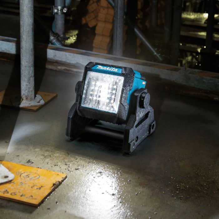 Foco de Iluminación 40Vmax XGT 1.100lm ML003GZ MAKITA
