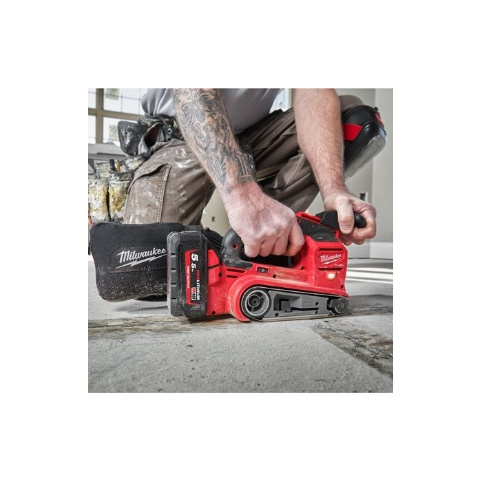 Lijadora De Banda M18 FUEL 75MM M18FBTS75-552X MILWAUKEE