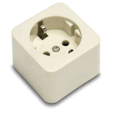 Base Superficie Cuadrada TT 16A-250V FAMATEL