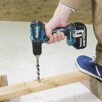 Taladro Atornillador + 2 Baterías 3,0Ah + Cargador 18V DDF483RFE MAKITA