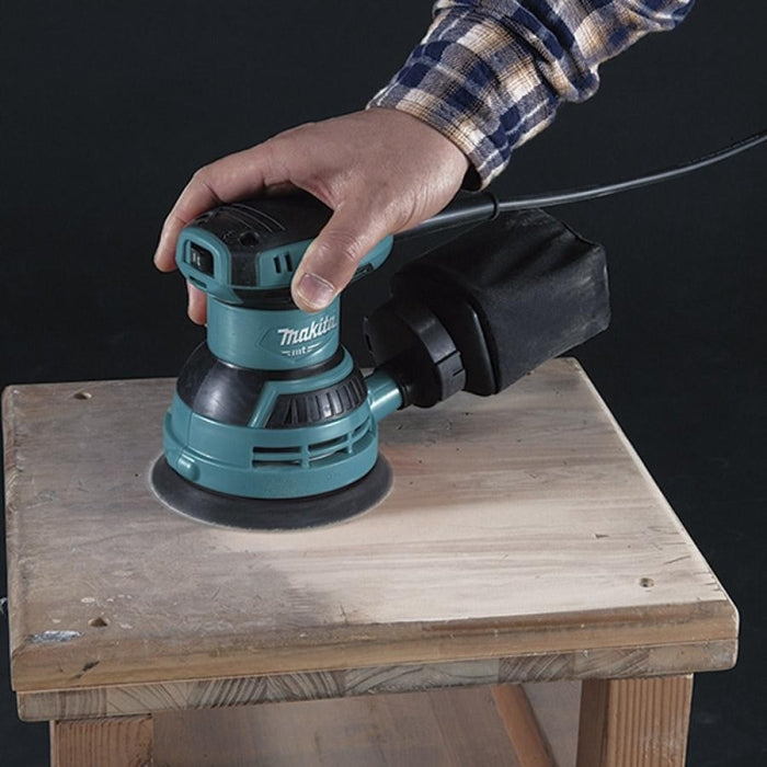 Lijadora Rotorbital 125mm 240W M9204B MAKITA