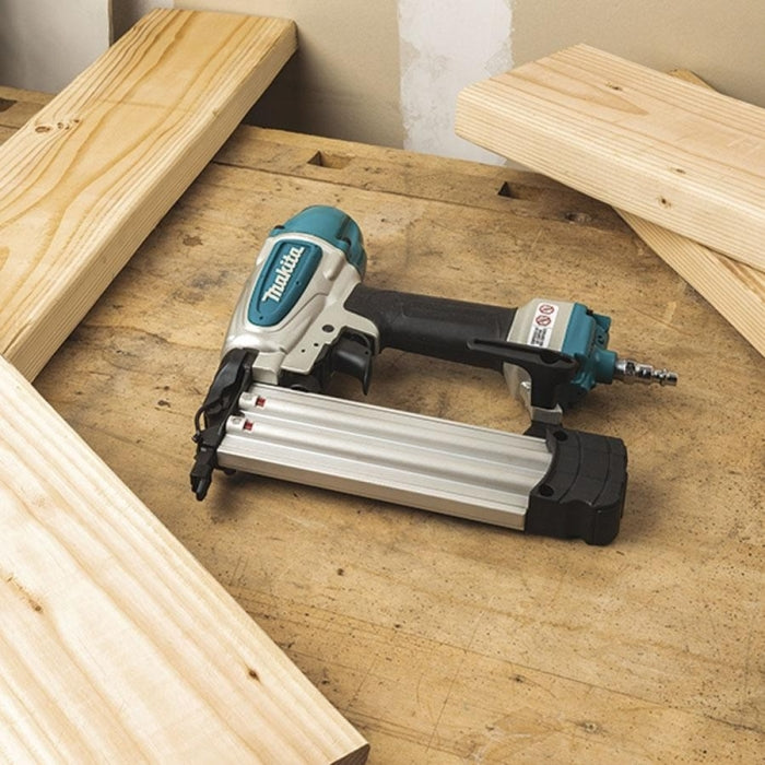 Clavadora Neumática 18 Ga 1,2mm AF506 MAKITA