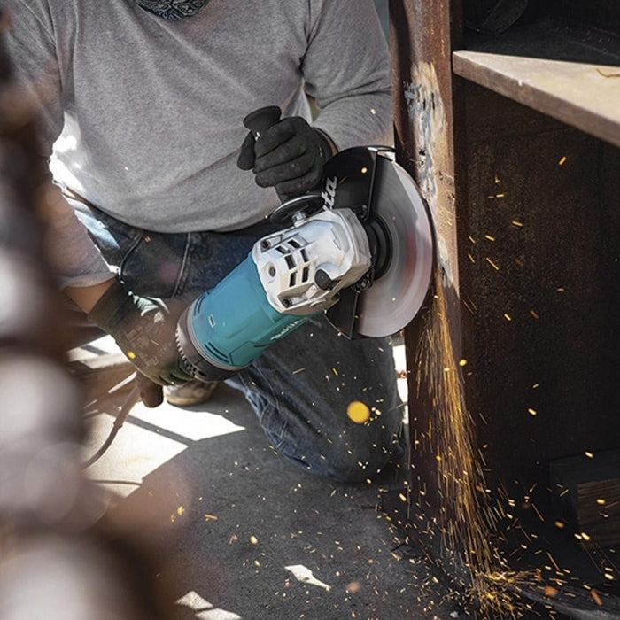 Amoladora 2.800W 230mm SAR AFT y Freno GA9070X1 MAKITA