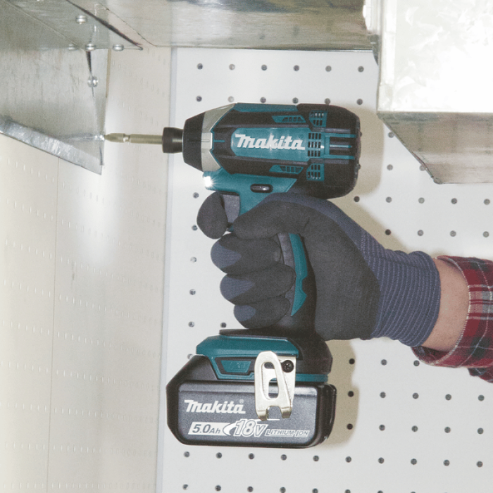 Atornillador de Impacto 18V DTD152Z MAKITA