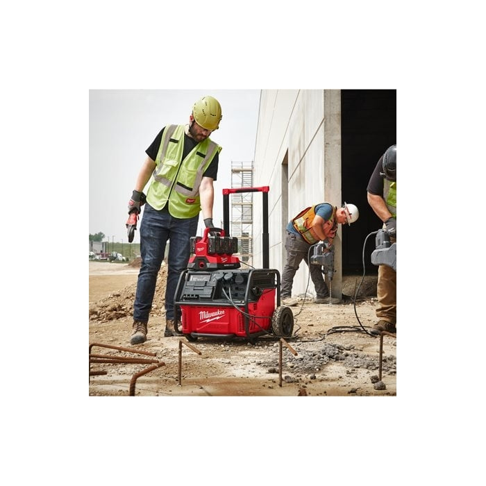 Conversor de Energia Portatil REDLITHIUM 7.200W / 3.600W PACKOUT IRPSUOP2500 4933492133 MILWAUKEE