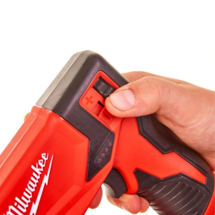 Grapadora Subcompacta M12 M12BST-202X MILWAUKEE