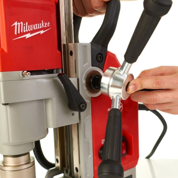 Taladro Magnético Con Electroimán MDE41 4933451015 MILWAUKEE