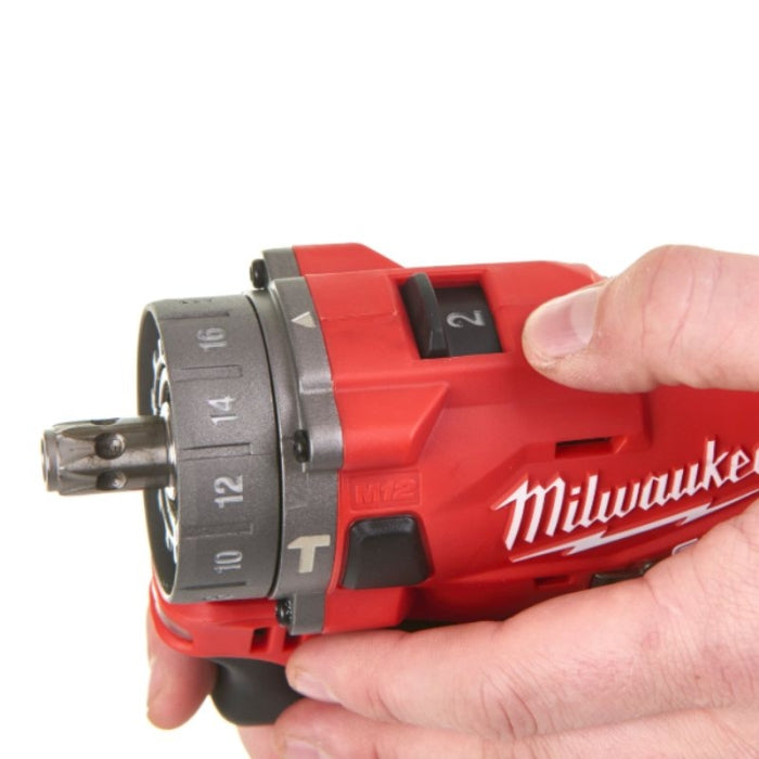 Taladro Percutor Subcompacto M12 FUEL Con Portabrocas Desmontable M12FPDX-202X 4933464136 MILWAUKEE