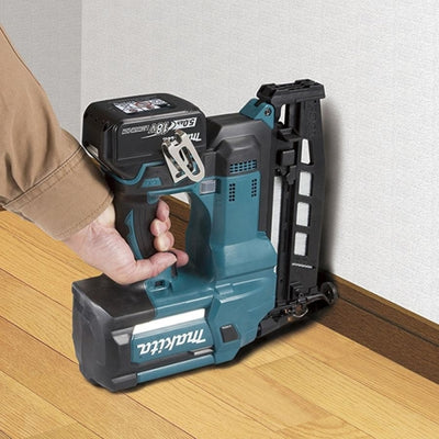 Clavadora 18V LXT DBN600Z MAKITA