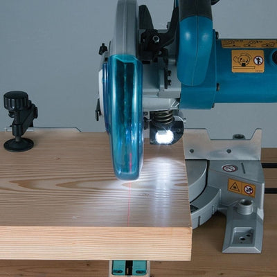 Ingletadora Telescópica 216 mm LS0815FLN MAKITA