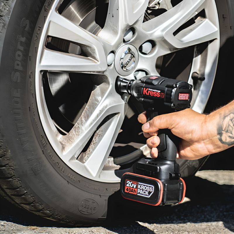 Llave de Impacto Kress KUB30.2 Brushless 20 V 300 Nm 1/2" con 2 Baterías 4 Ah, Cargador y Maletín