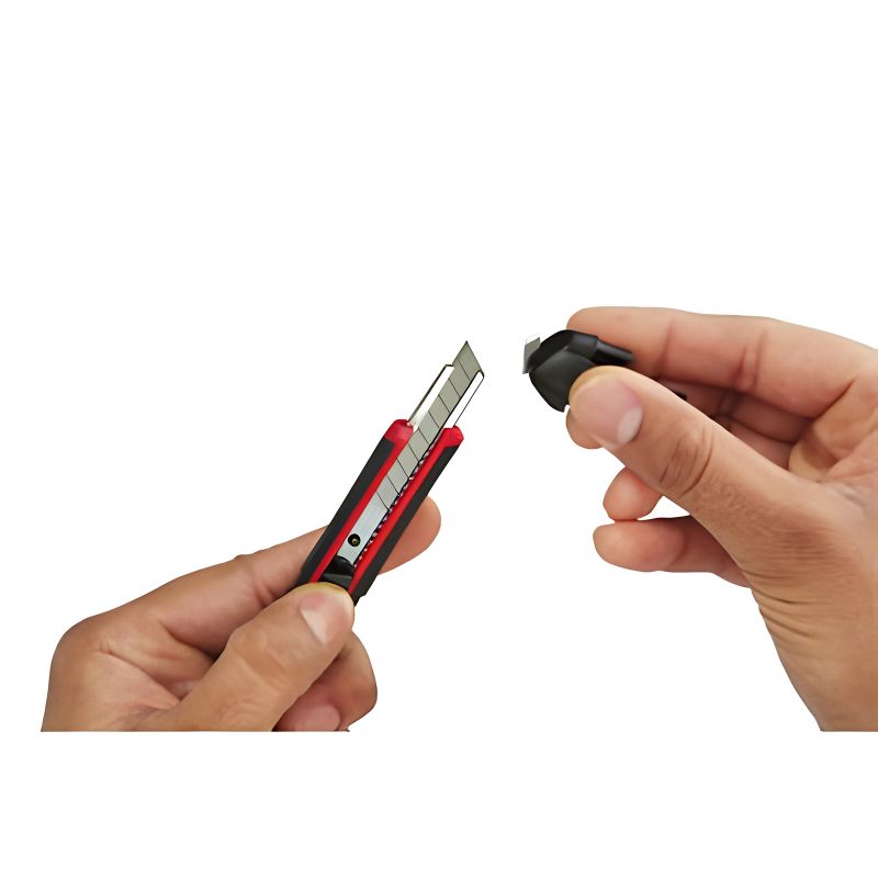 Cúter Milwaukee 9 mm con Hoja Segmentada y Autobloqueo - 48221960