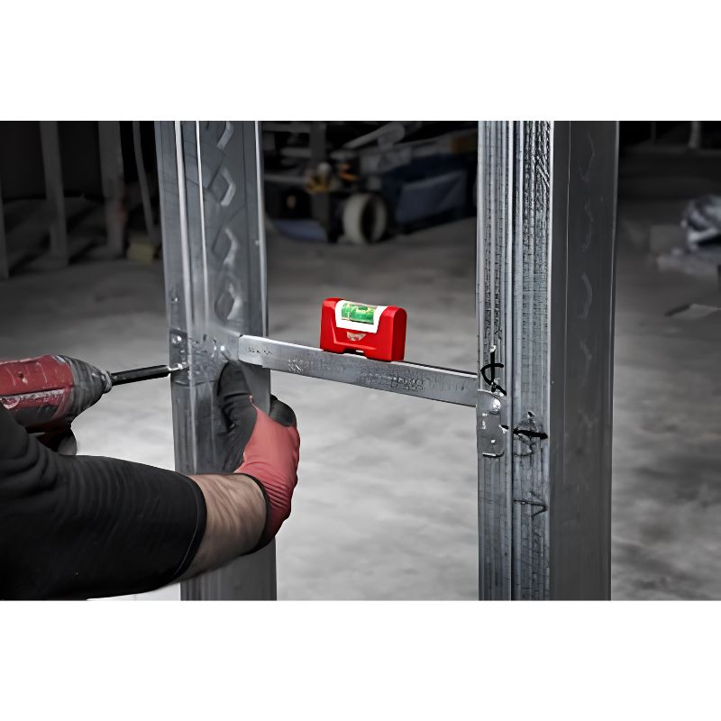 Nivel Torpedo Ultracompacto Magnético Milwaukee 7,6 cm SHARPSITE™ - Ref. 4932472122