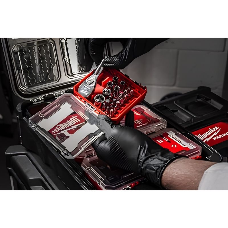Juego Milwaukee de Carraca Compacta 1/4", Vasos y Puntas SHOCKWAVE™ 25 Piezas PACKOUT™ - Ref. 4932499470