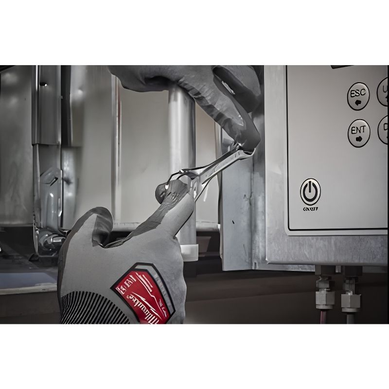 Micro Carraca Milwaukee 7 en 1 de 1/4" con Puntas y Adaptador - Ref. 4932498792