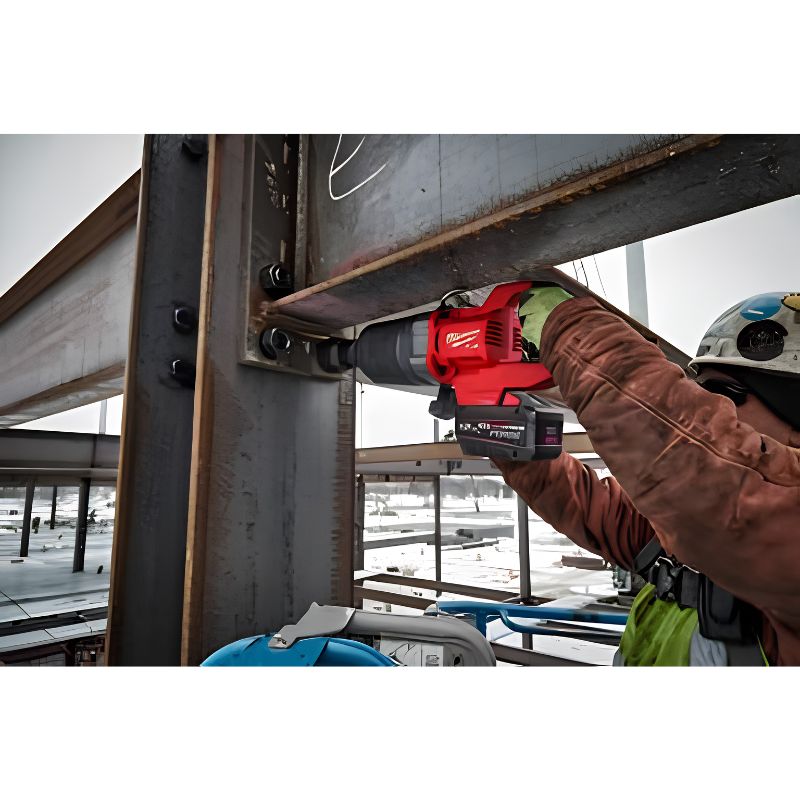 Llave de impacto Milwaukee M18 FUEL™ ONE-KEY™ 1″ con empuñadura en D y eje extendido corto M18 ONEFHIWF1DS