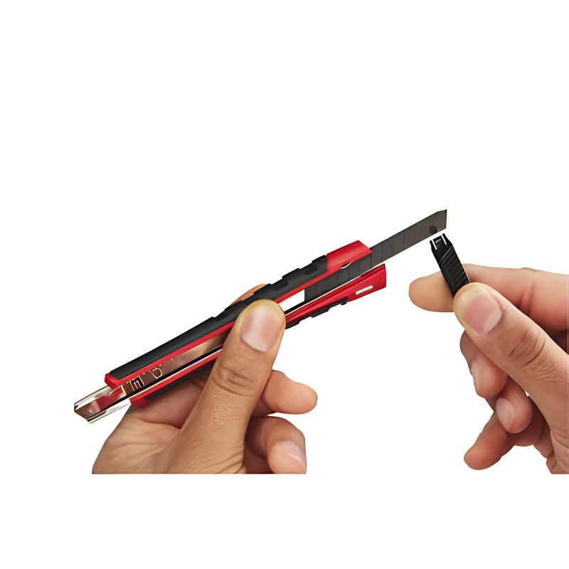 Cúter Milwaukee 9 mm con Hoja Segmentada y Autobloqueo - 48221960